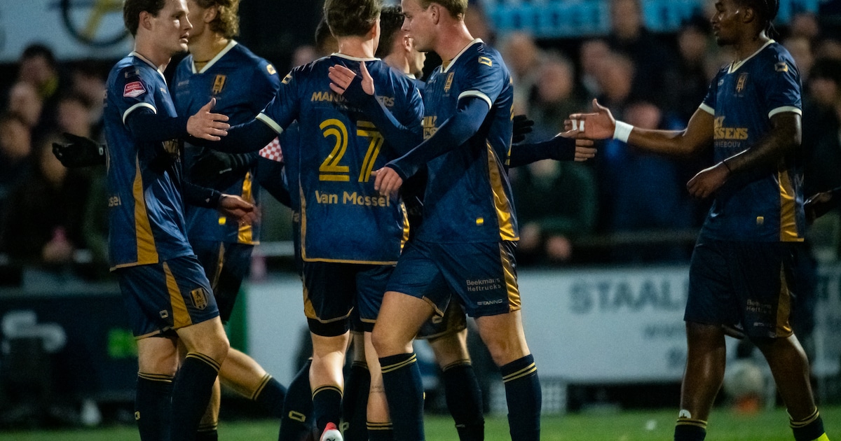 LIVE | RKC beleeft openingsfase waar het op hoopte: met twee snelle goals is storm van HSC’21 gaan l