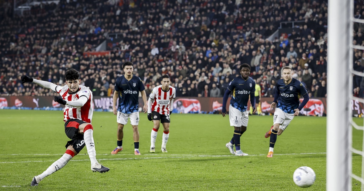 LIVE | Ook Saibari schiet vanaf de stip raak: PSV leidt dankzij twee benutte penalty’s tegen Heracle