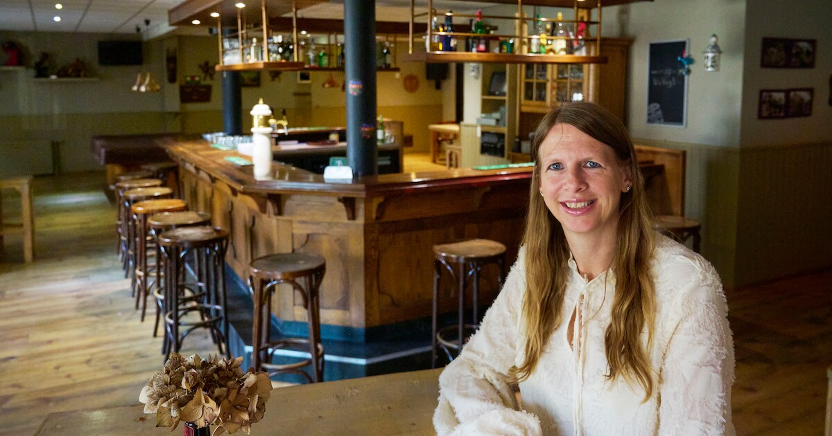 Angélique (45) bouwt dorpscafé om tot fotostudio, zaal blijft behouden ...