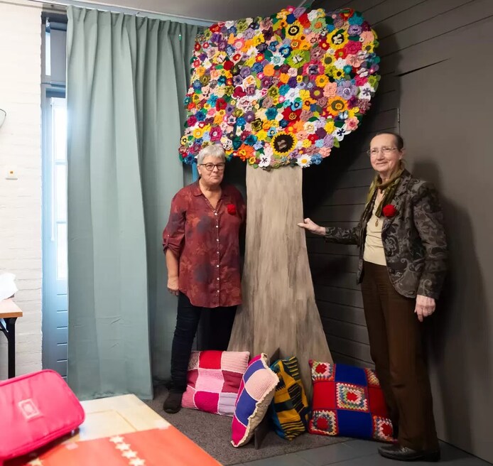De ‘bloemenboom’ van Goirle die verbindt eindelijk onthuld na ...