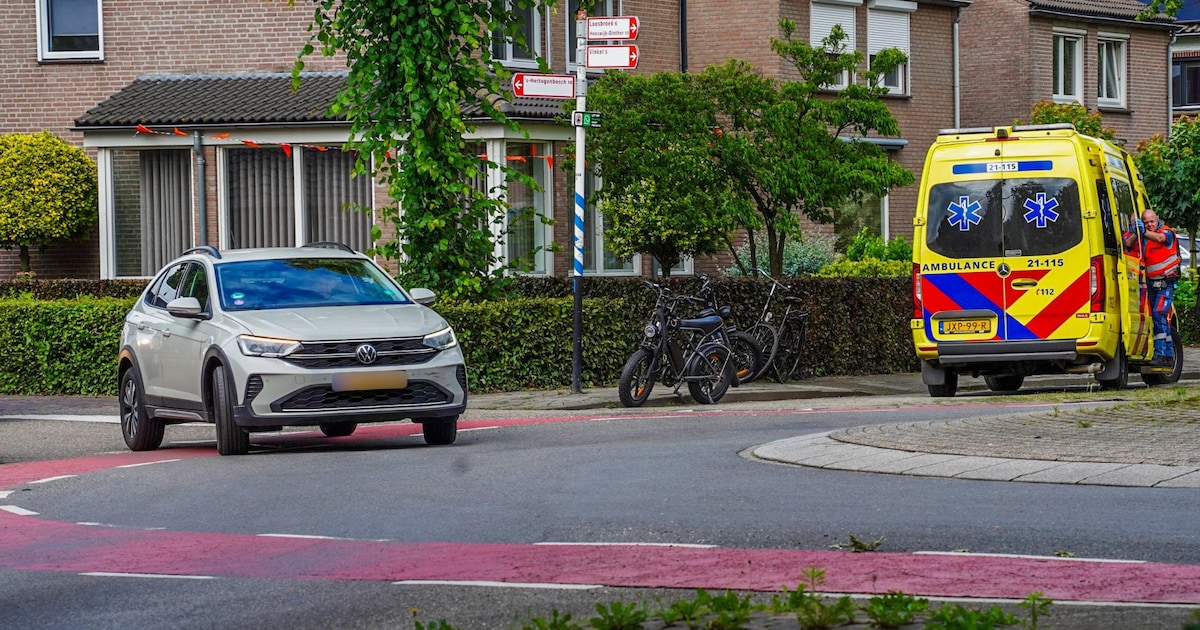 Auto rijdt fatbiker aan op kruising in Heesch, slachtoffer naar ziekenhuis