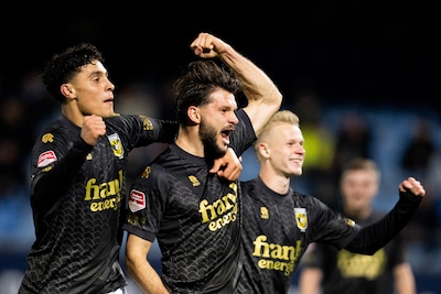 Vitesse in een maand van -12 naar +2: club uit Arnhem maakt indruk met ruime zege in Eindhoven