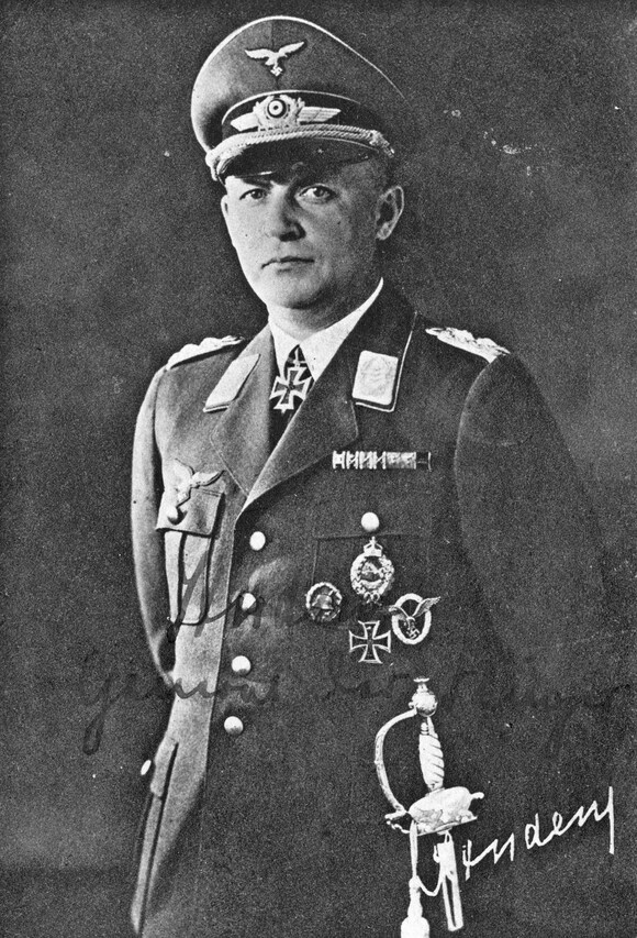 Vondst Vermiste Para Leidt Tot Biografie Over Kurt Student Hitlers 