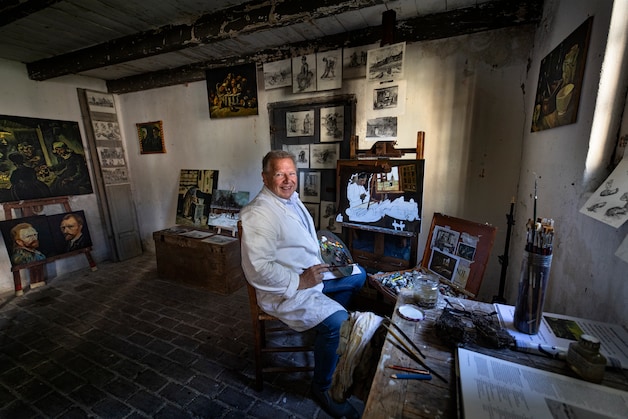 Hennie Agten: The Artist Mastering Van Gogh's Style in Nuenen