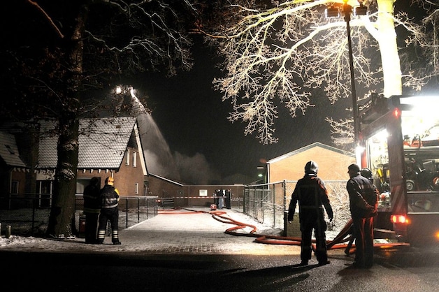 Ruim 18.000 kippen dood na brand Mosstraat Rijen | Regio | BD.nl