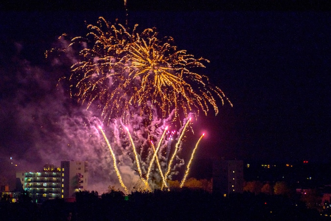 Tilburg krijgt na twee jaar uitstel grote vuurwerkshows in Piushaven en ...