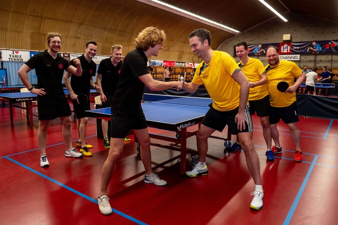 Twee Tilburgse clubs met dezelfde naam: ‘Aan de bar geeft dat weleens ...