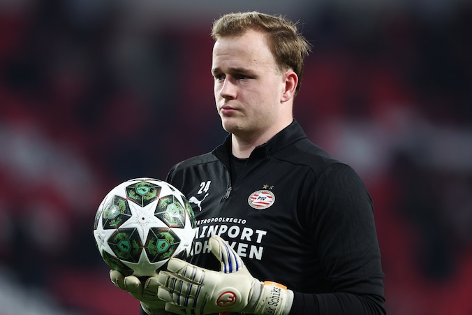 Kort nachtje voor PSV-keeper Schiks, die de beloften van zijn club ...