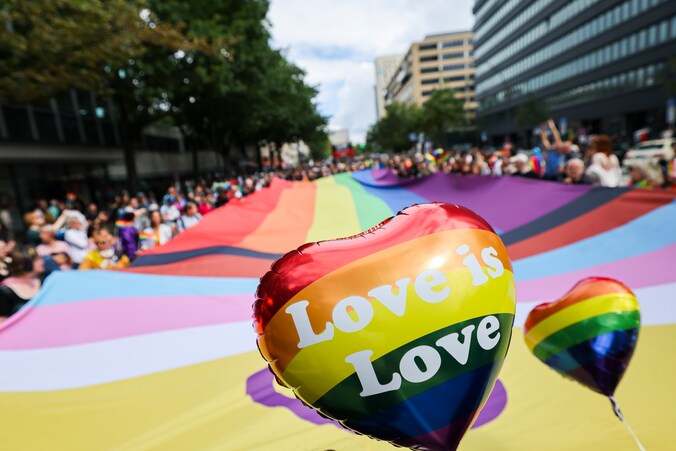 Recordaantal van ruim kwart miljoen deelnemers aan Pride-parade in ...