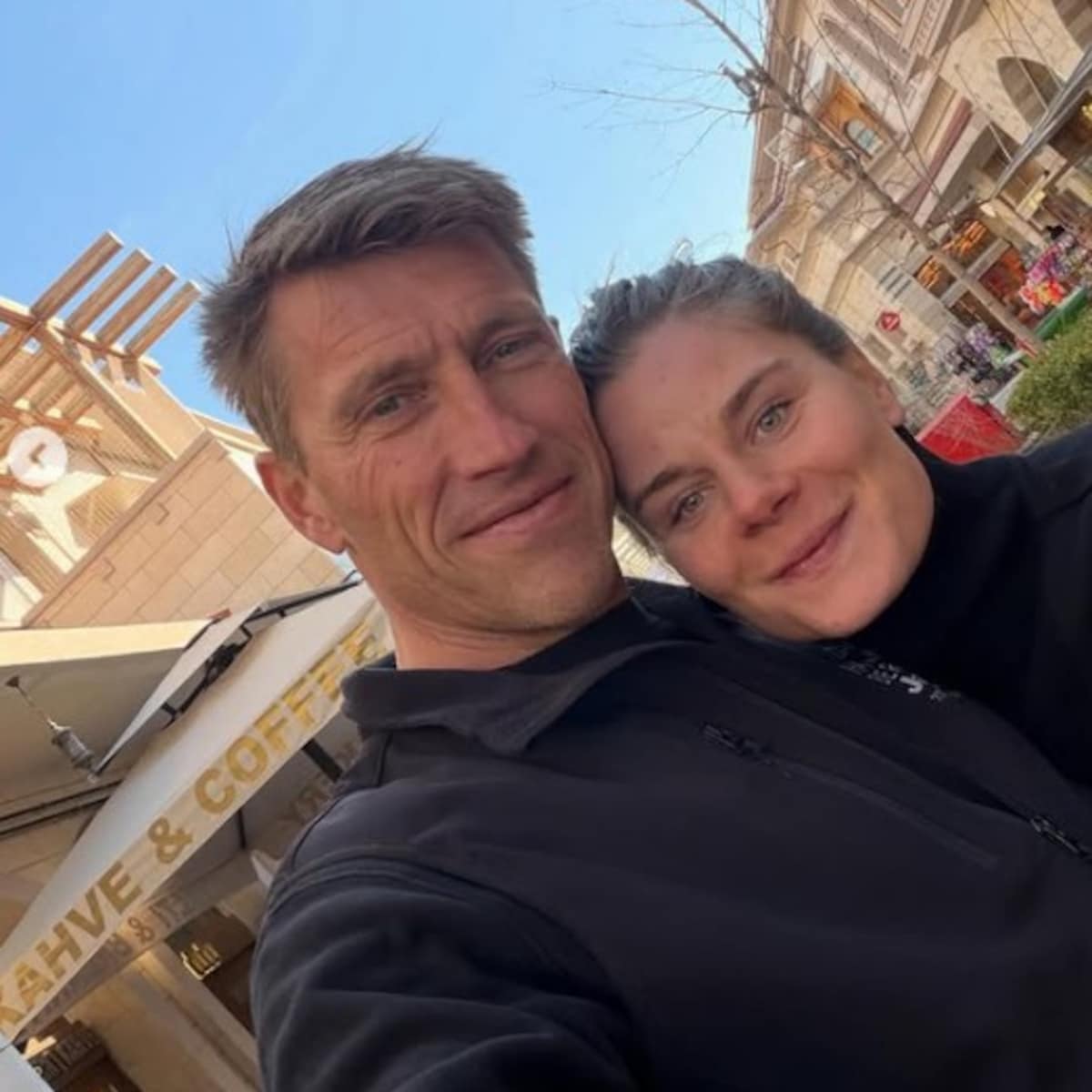 In alle stilte getrouwd in Brugge: Lotte Kopecky en Axel Merckx stappen in  het huwelijksbootje | Sport | BD.nl