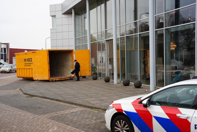 Politie valt gebouw in Sprang-Capelle binnen: voorbereidingsmateriaal ...