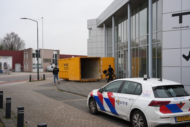 Politie valt gebouw in Sprang-Capelle binnen: voorbereidingsmateriaal ...