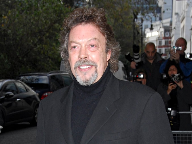 acteur-tim-curry-rocky-horror-home-alone-pennywise-op-80-jarige