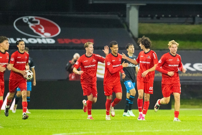 Helmond Sport verpest periodefeestje Heracles Almelo na tumultueus duel ...
