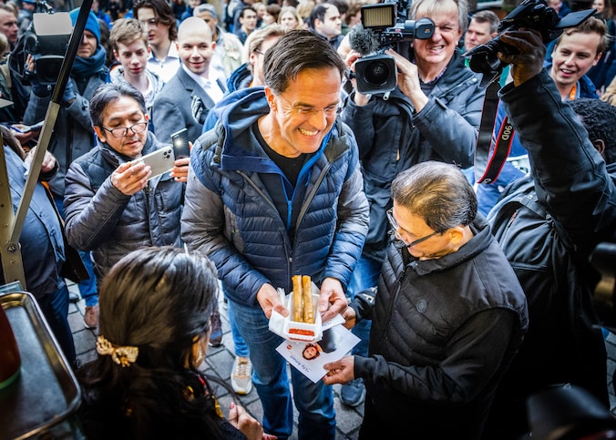 ‘Wie moet het anders doen?’ Rutte overweegt gooi naar vijfde kabinet ...