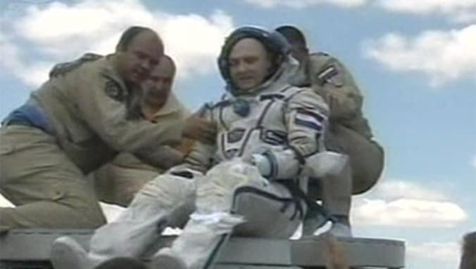 Capsule met André Kuipers geland in Kazachstan | Nieuws | BD.nl