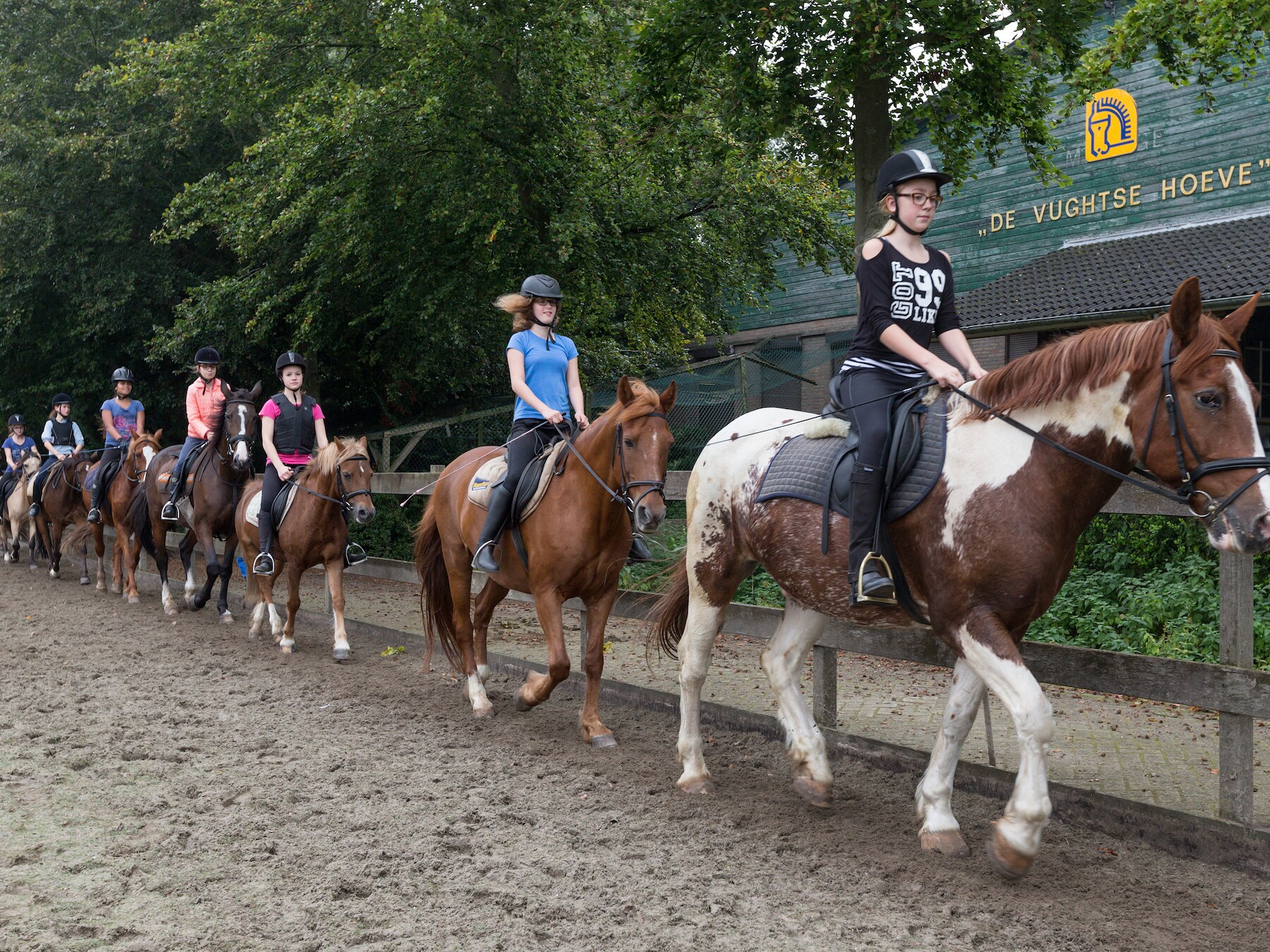 Manege De Vughtse Hoeve is gesloopt en maakt plaats voor een villawijk.