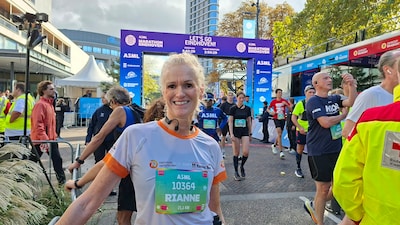 LIVE Marathon Eindhoven | Rianne loopt eerste halve marathon met 12 procent zicht: ‘Het was geweldig