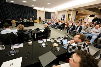 Intimidatie lokale politici gevaar voor democratie: ‘Ook ondernemers en boze burgers zetten raadsleden onder druk’