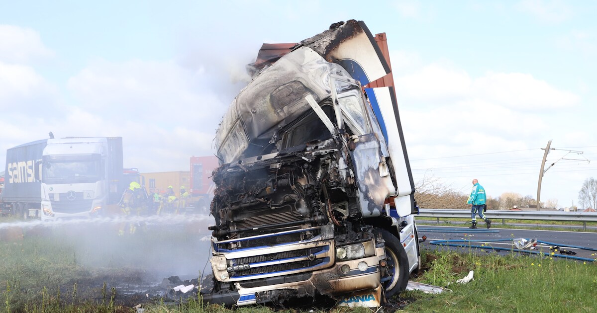 A15 bij Herwijnen dicht na ernstig ongeluk met vrachtwagen | West Betuwe