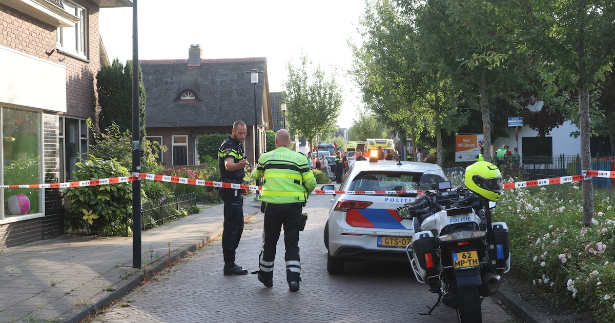 Klein kind overleden bij aanrijding met auto, bestuurder aangehouden.