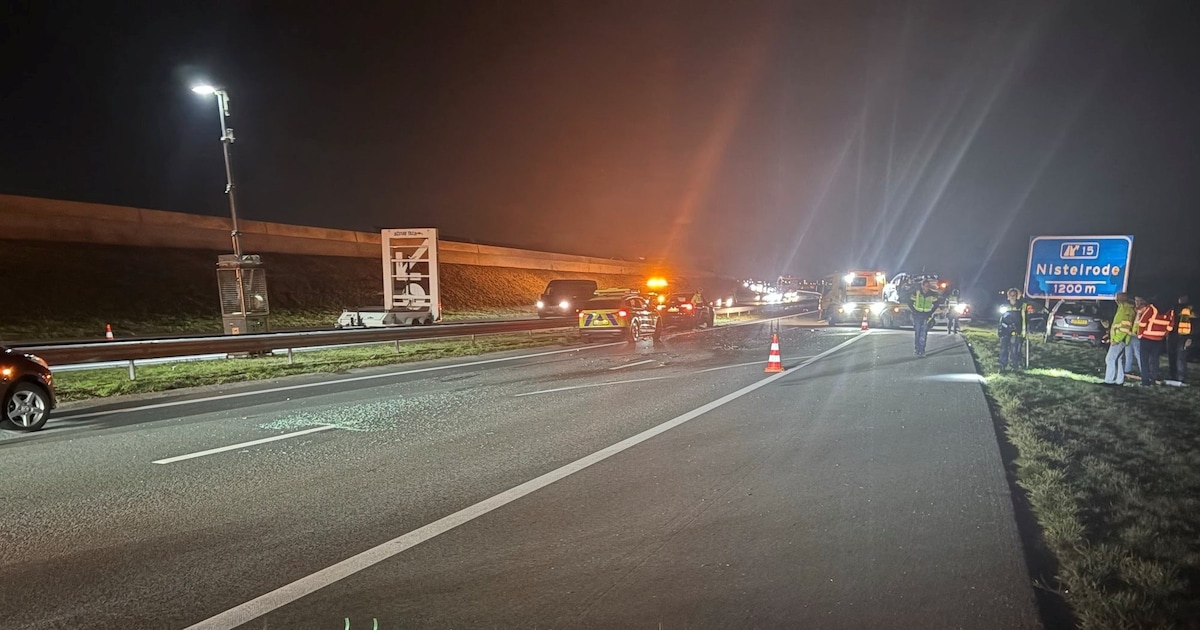 A50 dicht na ongeluk met vijf voertuigen bij Nistelrode, verkeer richting Oss omgeleid