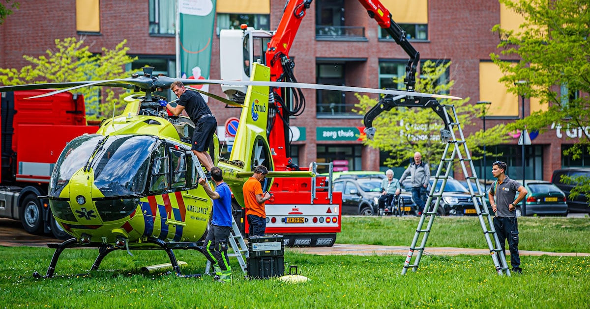 Traumahelikopter heeft motorpech en strandt in Boxtel