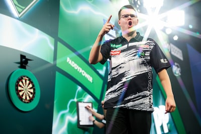 Poederoijen hangt niet in de lampen voor succesvolle darter Gian van Veen