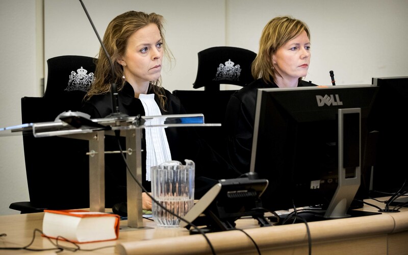 Greetje Bos als officier van justitie.