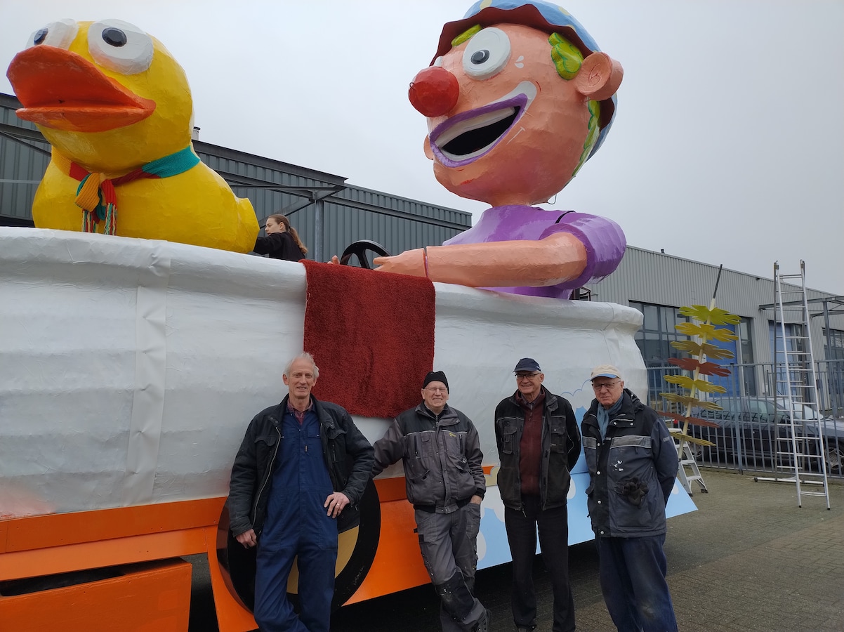 Publiekstrekker MAF in Asten heeft laatste carnavalswagen en optocht ...