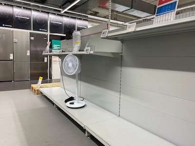 Ventilators en airco’s zijn overal stijf uitverkocht: ‘Het is zó heet, ik kan zo niet leven’