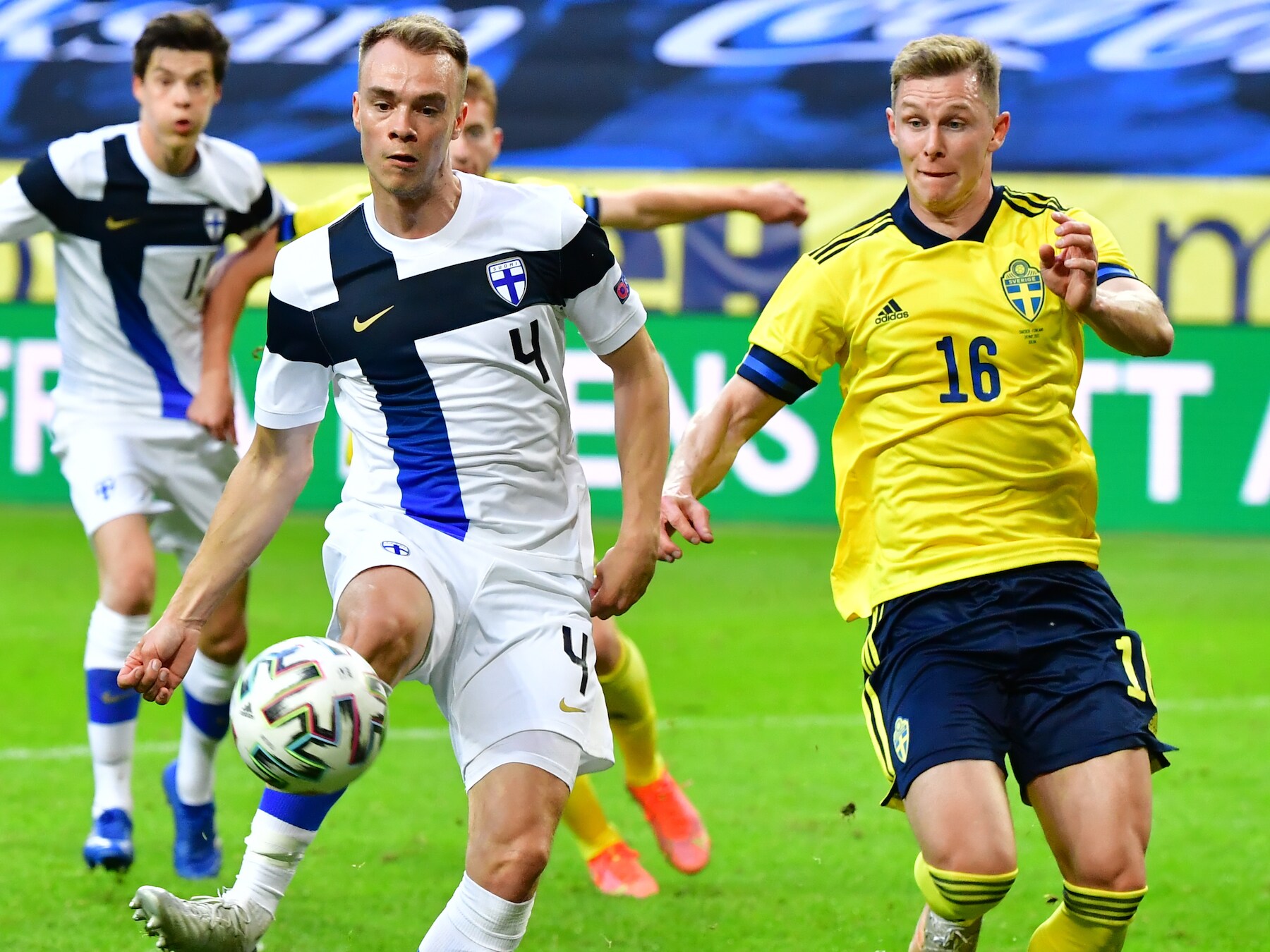 FC Den Bosch casht met transfer van oud-speler Leo Väisänen, club deelt meteen nieuwe contracten uit