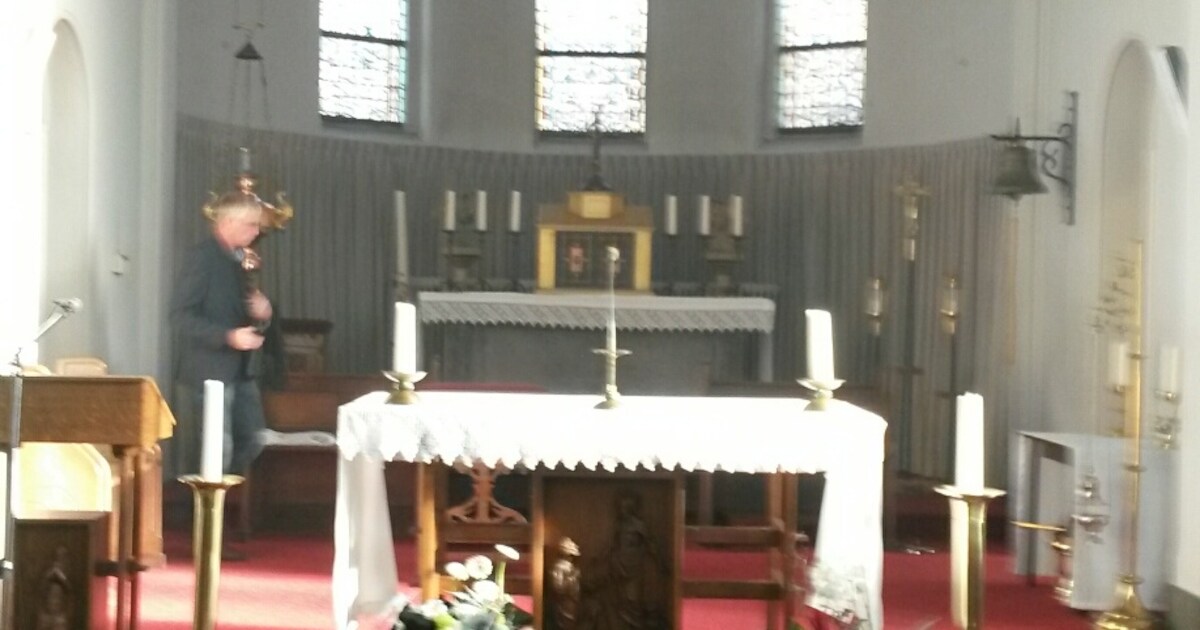 Clemenskerk in Hulsel voorgoed dicht voor gelovigen | Oud Reusel - De Mierden