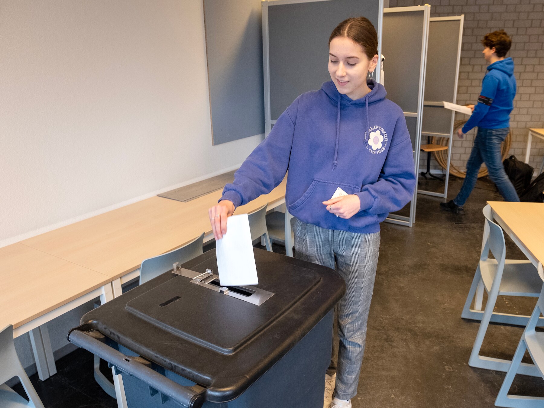 Gymnasium Beekvliet laat leerlingen stemmen: D66 grootste met 67 stemmen