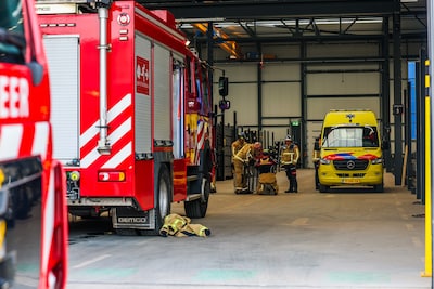 Man komt onder 1000 kilo staal terecht op Park Forum in Eindhoven, traumahelikopter rukt uit