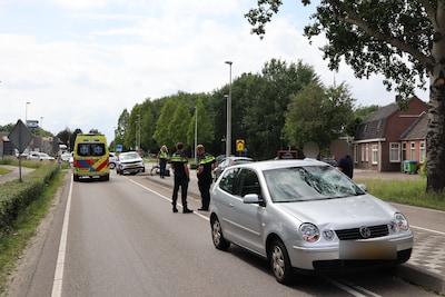 Scholier steekt met fiets weg in Drunen over en belandt op a
