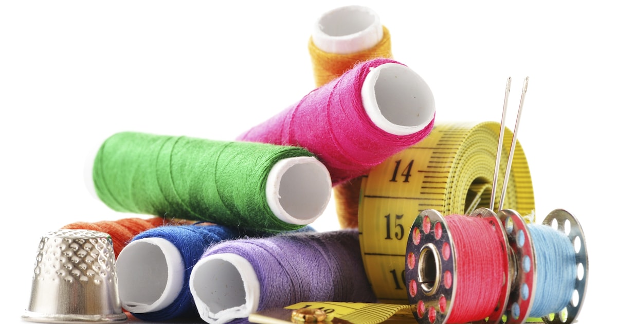 ZCZ REpareert in Dorpshuis Zeeland, ook voor herstellen en vermaken carnavalskleding