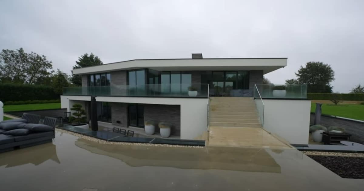 Veelbesproken villa van Gio in Sint Willebrord staat nu dan echt te koop: influencer hoopt op tonnen