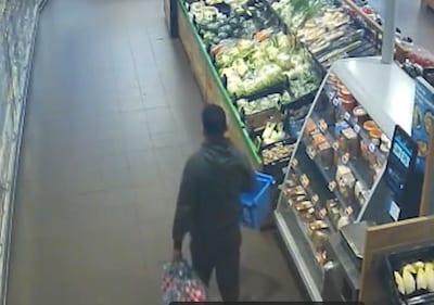 Twee mannen stelen voor 1400 euro bij Albert Heijn in Sleeuwijk en zijn vier maanden later nog spoorloos