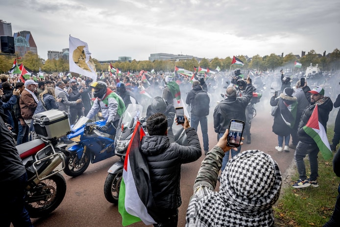 Deelnemers tijdens een landelijke demonstratie tegen de oorlog in Gaza. ANP ROBIN UTRECHT