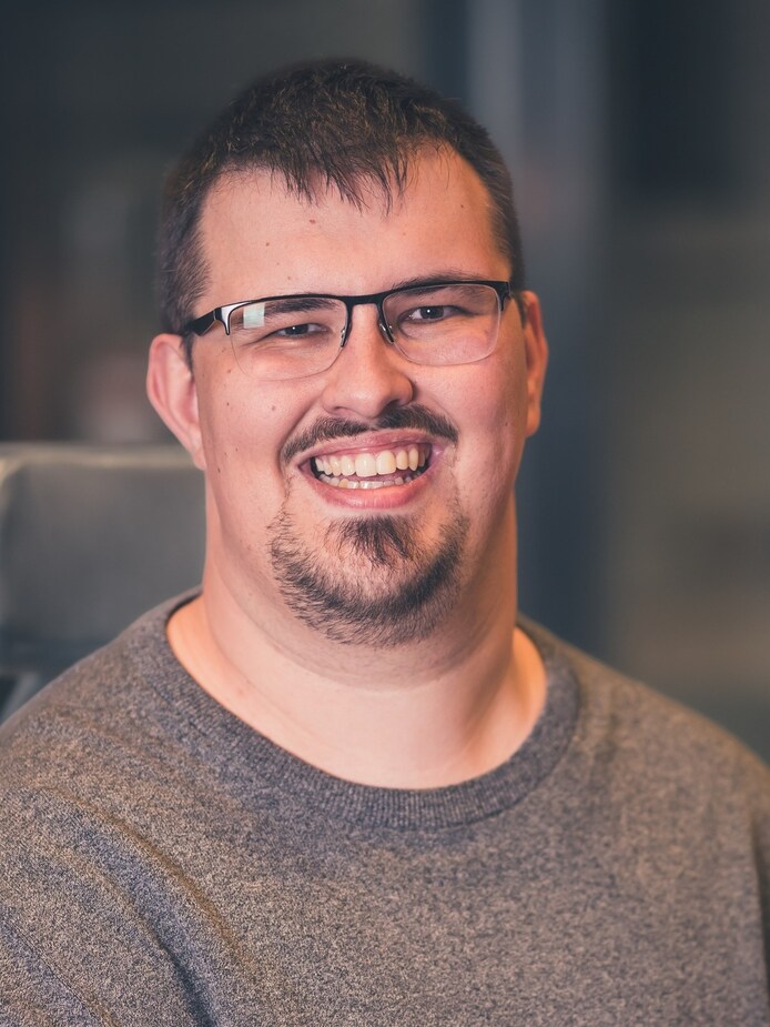 Oluchi (16) wil dolgraag een bijbaan, maar wordt steeds afgewezen: ‘Ik ...