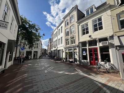 Anne (22) opent eindelijk haar droomwinkel in Den Bosch: ‘Mensen moeten zeggen: hier móet ik naar bi