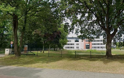 Leerkracht van school in Valkens­waard heeft relatie met minderjarige leerling, per direct ontslagen