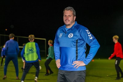 ‘Frans’ (39) roept al zeven jaar dat hij stopt, maar ja hoor: hij rijdt nóg steeds elke zaterdag van