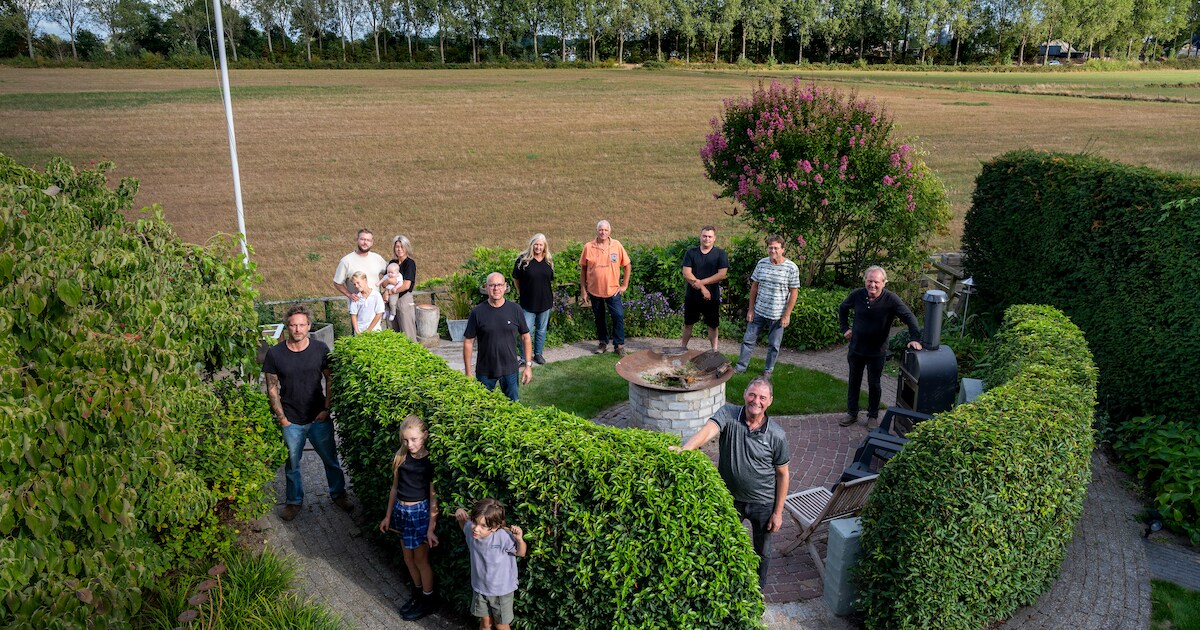 Buurt meer dan bezorgd over Luxe huizen achter dijk: ‘Straks zijn we ...
