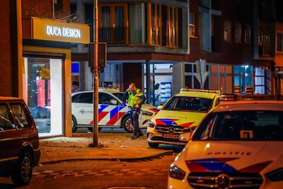 Explosie bij voordeur appartementencomplex in Eindhoven: ‘Het hele huis trilde’