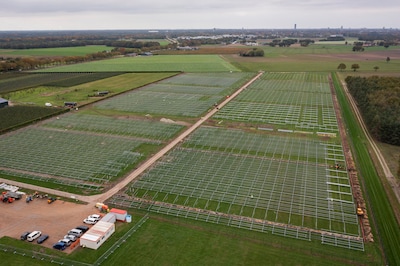 Wordt het nu wel wat met duizenden zonnepanelen langs de Beeksedijk?