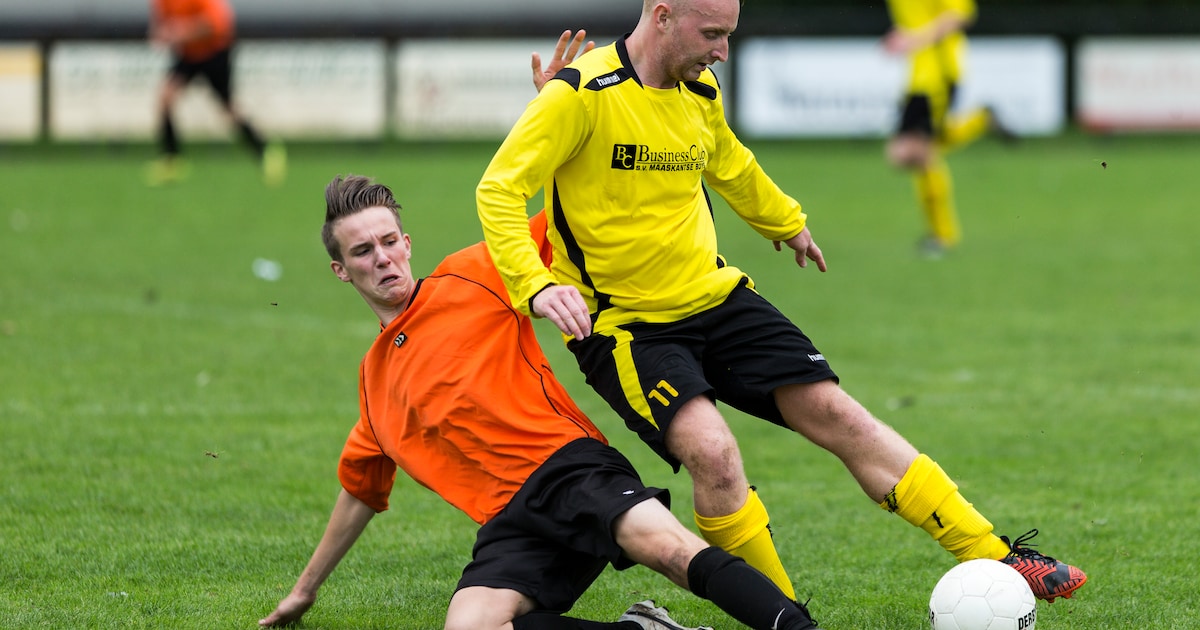 15-jarige zoon van Ruwaard-voorzitter debuteert met pijnlijke 7-1 nederlaag