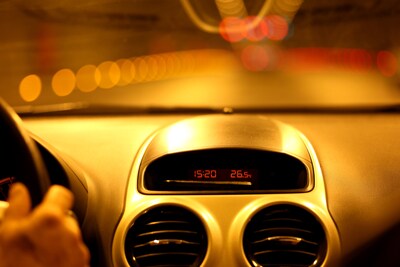 Minderjarige betrapt op rijden zonder rijbewijs tijdens nachtelijk ritje over de snelweg bij Waspik