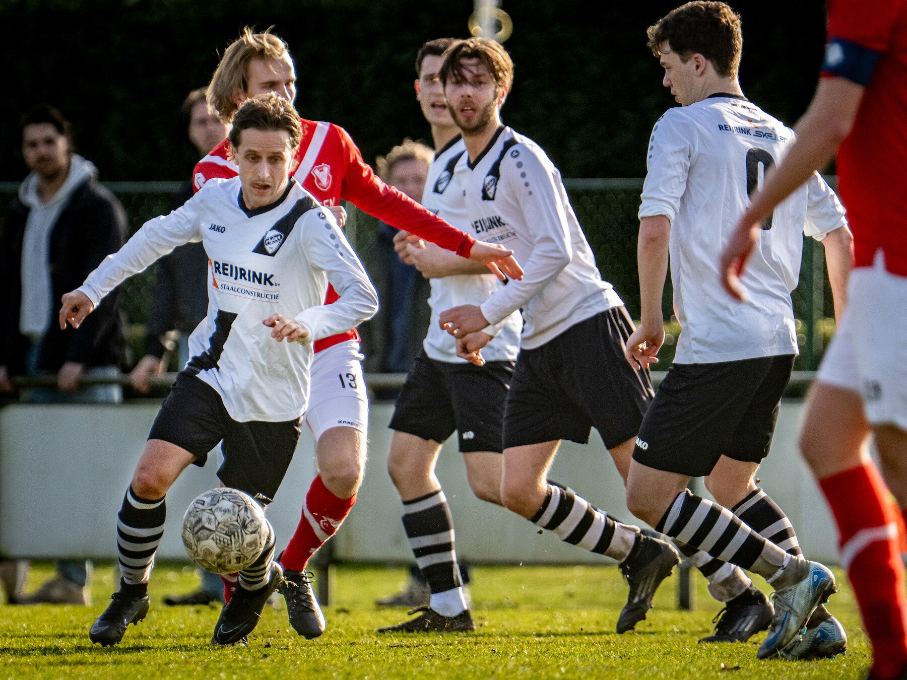 Wie moet de Speler van de Maand worden? Stuur ons jouw favoriet (en video’s) op